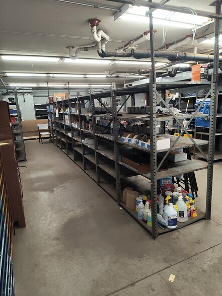 More Photos Of 5211 Oster Rd, Sheffield Village Truck Terminal For Lease