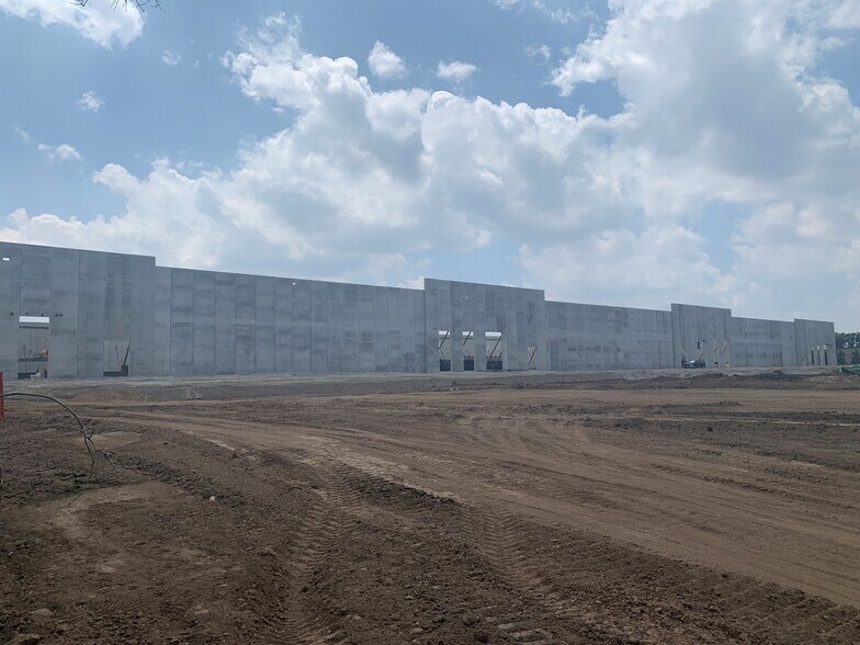 10400 Naples St NE, Blaine, MN 55449 Industrial For Lease