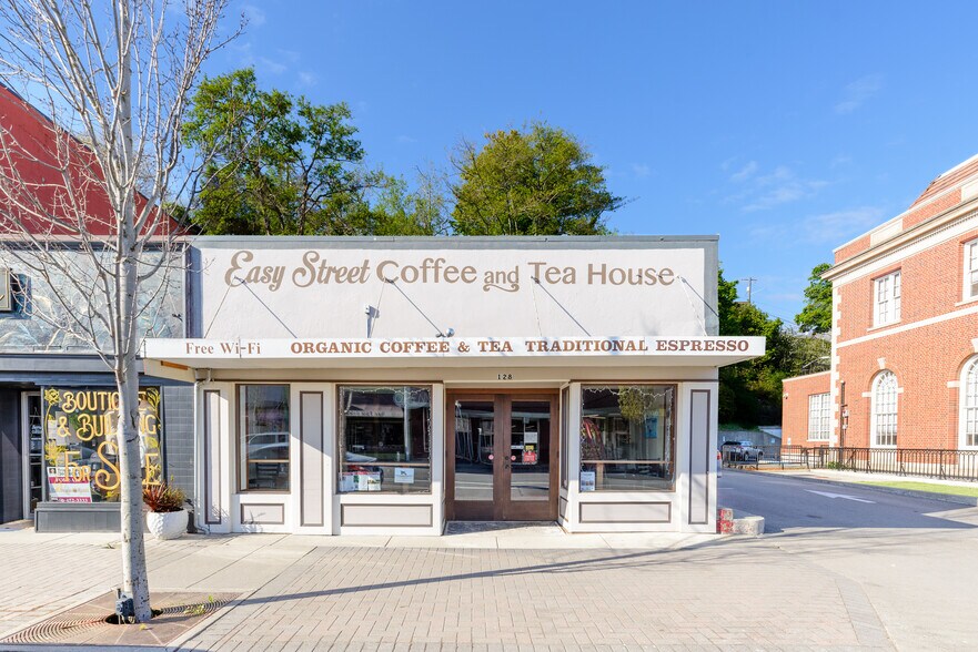 More Photos Of 128 W 1st St, Port Angeles General Retail For Sale