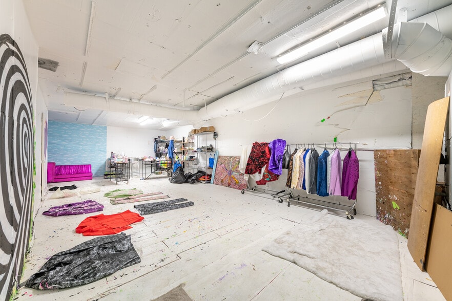 More Photos Of 6013 W Olympic Blvd, Los Angeles Storefront Retail Office For Lease