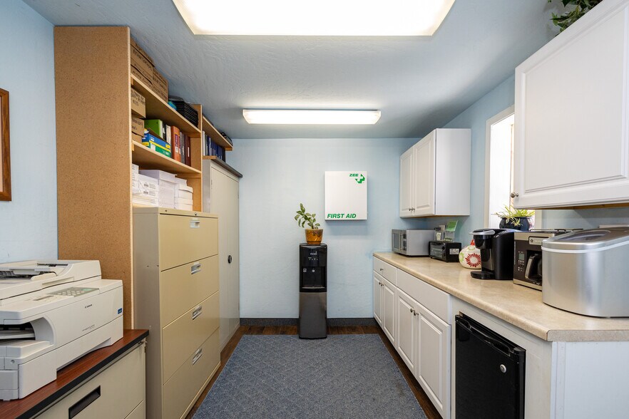 More Photos Of 116 S 1st St, Williams Office For Sale