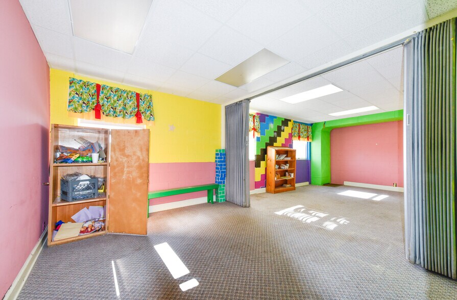 More Photos Of 3901 Raeford Rd, Fayetteville Religious Facility For Lease