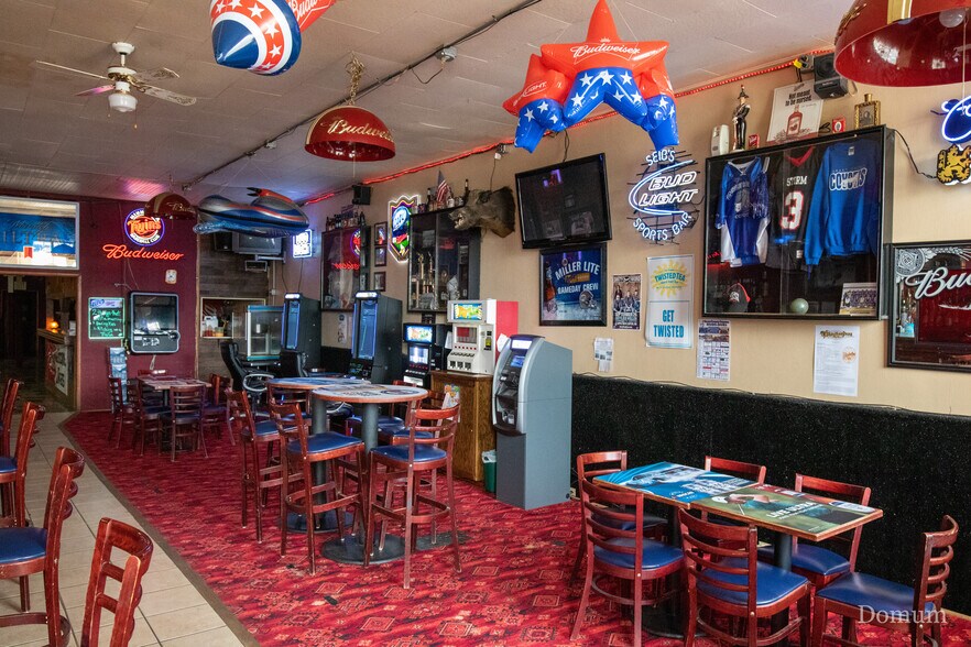 More Photos Of 120 N Main St, Elgin General Retail For Sale