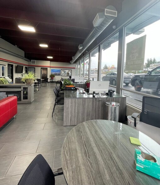 More Photos Of 16001 SE Mcloughlin Blvd, Milwaukie Auto Repair For Lease