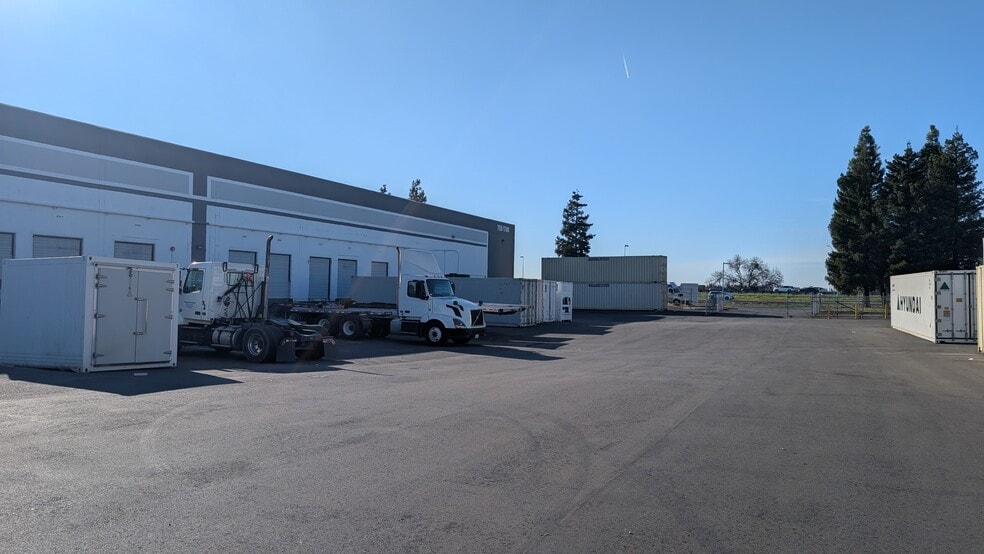 More Photos Of 17100 S Harlan Rd, Lathrop Manufacturing For Lease