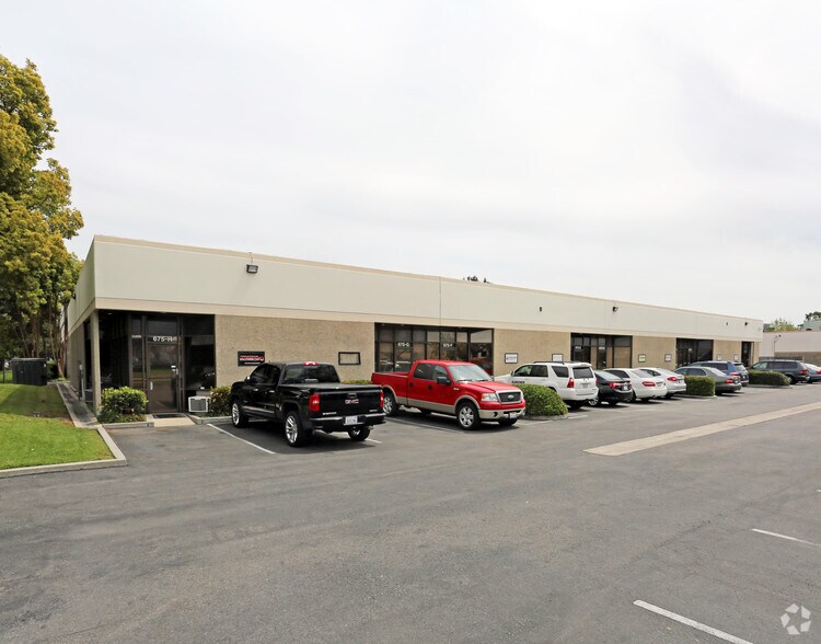 More Photos Of 634 N Poplar St, Orange Unknown For Lease