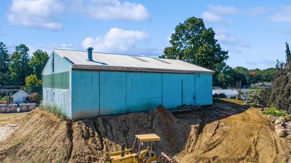 More Photos Of 185 N Country Rd, Mount Sinai Garden Center For Sale