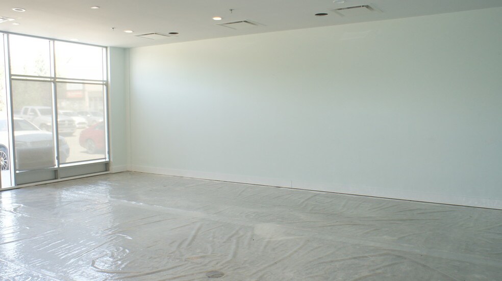More Photos Of 10451 99 Ave, Fort Saskatchewan Storefront For Sale