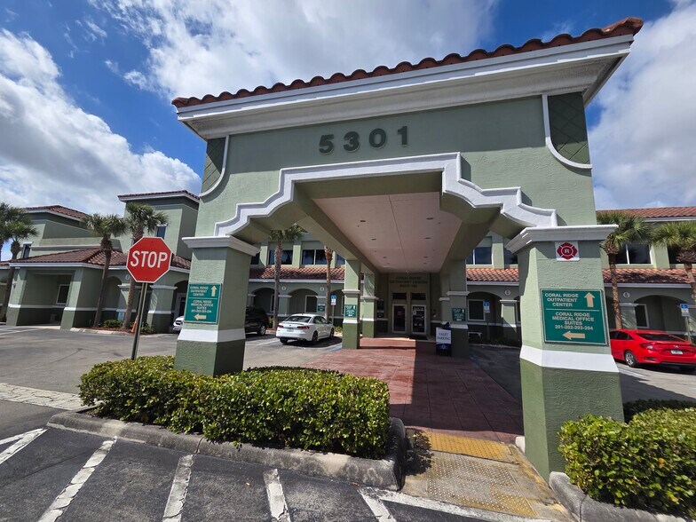 More Photos Of 5301 N Dixie Hwy, Fort Lauderdale Medical For Lease