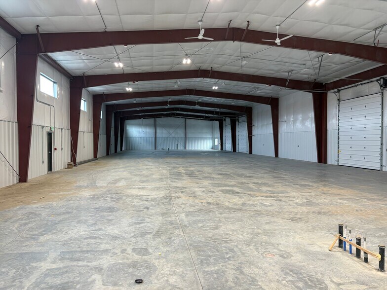 More Photos Of 2574 Henderson Loop, Richland Warehouse For Lease