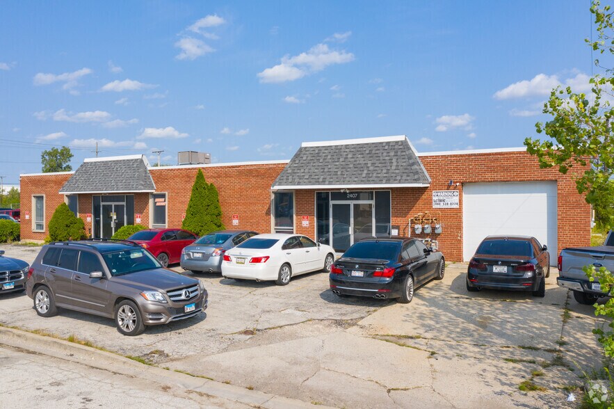 2407 E Oakton St, Arlington Heights, IL 60005 Office