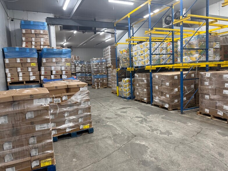 More Photos Of 3760 Fowler St, Fort Myers Distribution For Sale