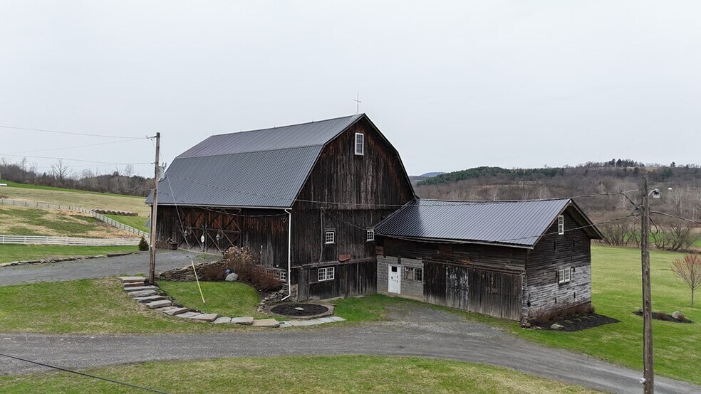 More Photos Of 211 Hanks Rd, Troy Hospitality For Sale