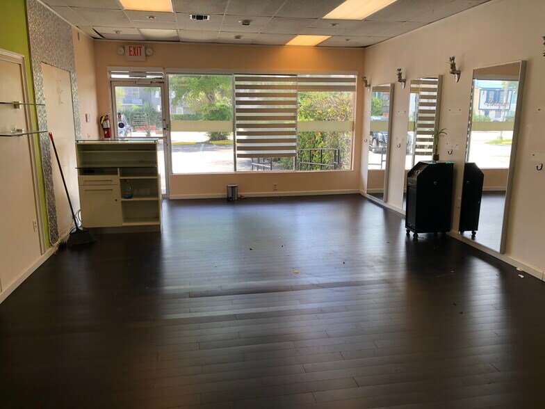 More Photos Of 2210-2220 NE 123rd St, Miami Restaurant For Lease