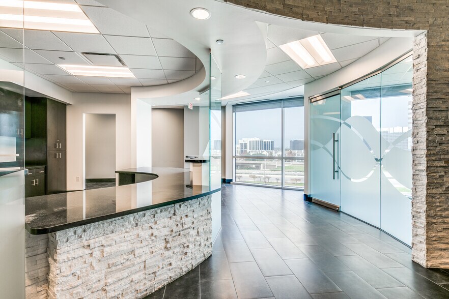 More Photos Of 11970 N Central Expy, Dallas Unknown For Lease