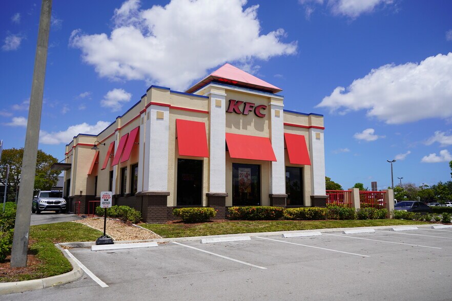 More Photos Of 9801-9965 Pines Blvd, Pembroke Pines Unknown For Lease