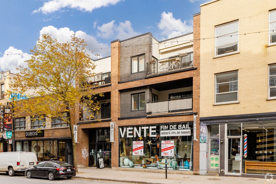 Primary Photo Of 4441 Boul Saint-Laurent, Montréal General Retail For Sale