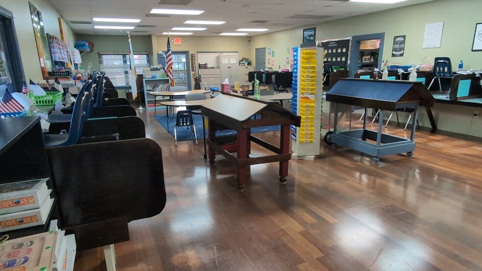 More Photos Of 25541 Sorrento Ave, Sorrento General Retail For Sale