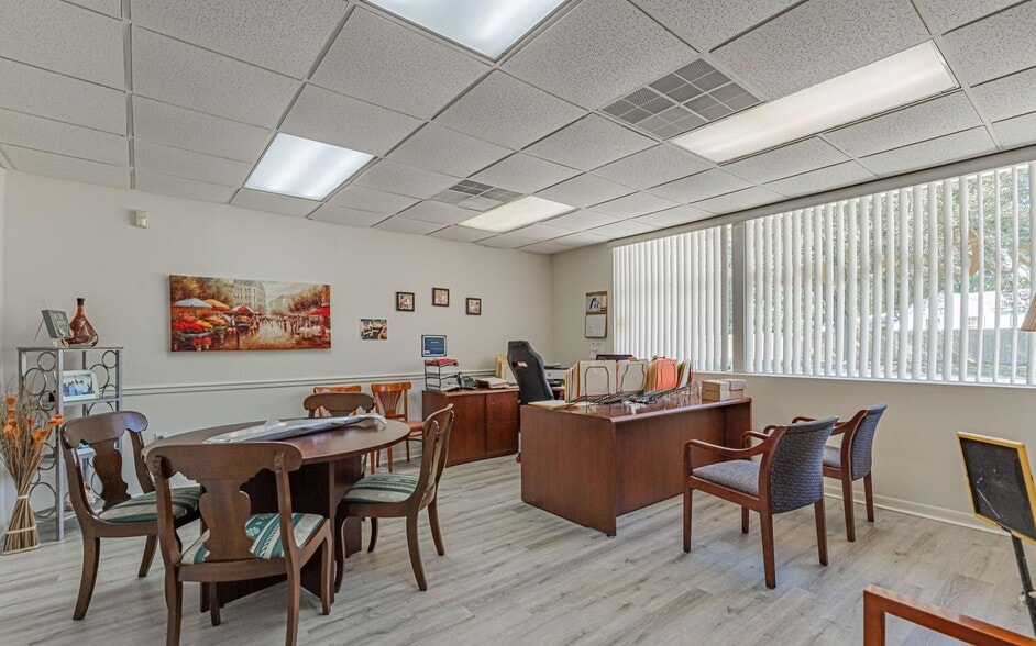 More Photos Of 3305 Parental Home Rd, Jacksonville Storefront Retail Office For Sale