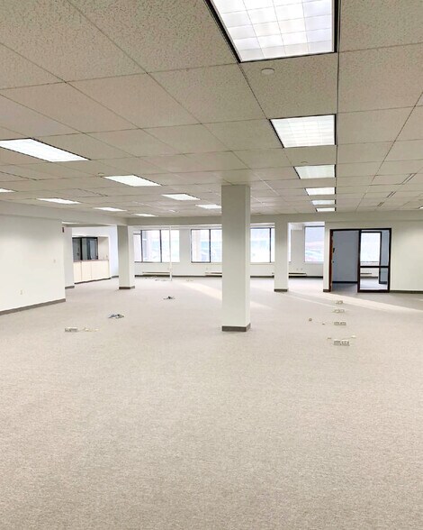 More Photos Of 7085 Mentor Ave, Willoughby Flex For Lease