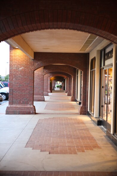 More Photos Of 4204-4210 82nd St, Lubbock Unknown For Lease