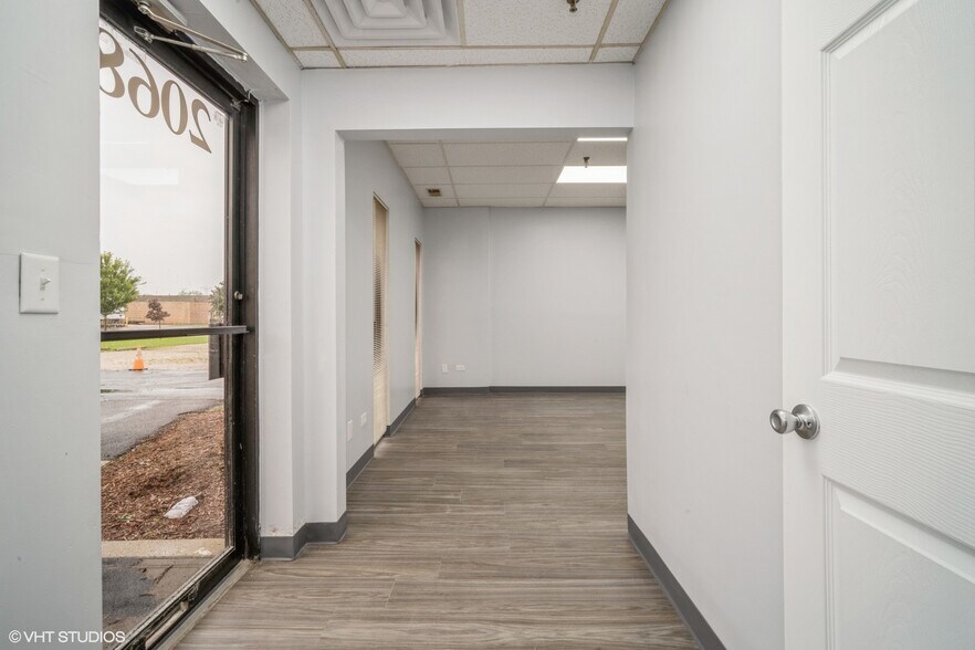 More Photos Of 2068-2068 S Foster Ave, Wheeling Manufacturing For Lease