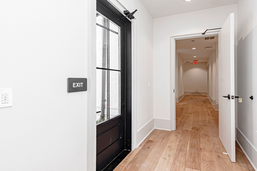 More Photos Of 10315 Jefferson Hwy, Baton Rouge Loft Creative Space For Lease