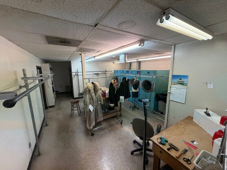 More Photos Of 9029 Metcalf Ave, Overland Park Freestanding For Sale