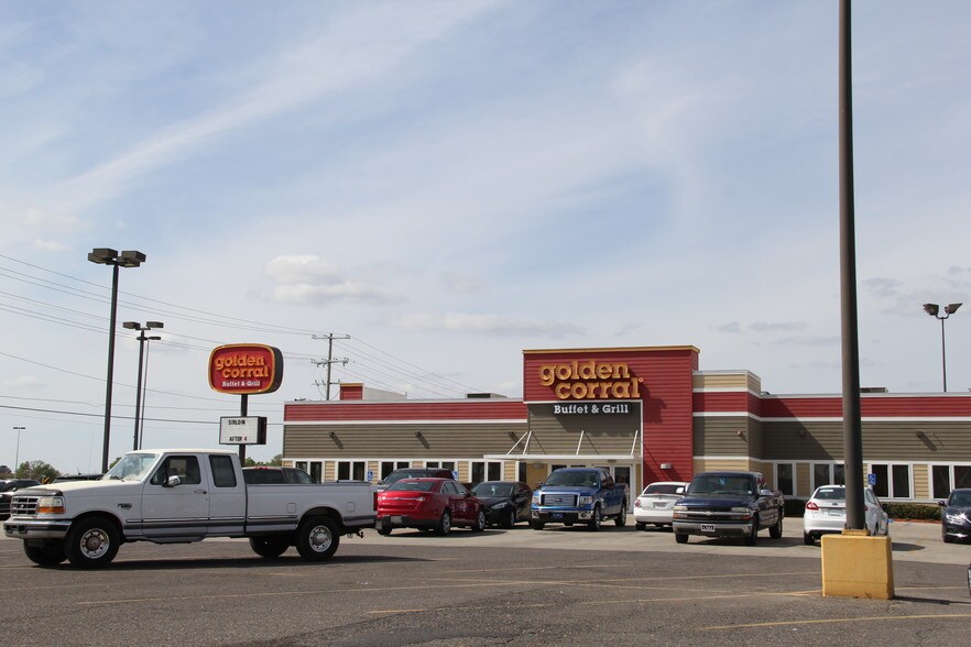 More Photos Of 111-443 MacArthur Dr, Alexandria Unknown For Lease