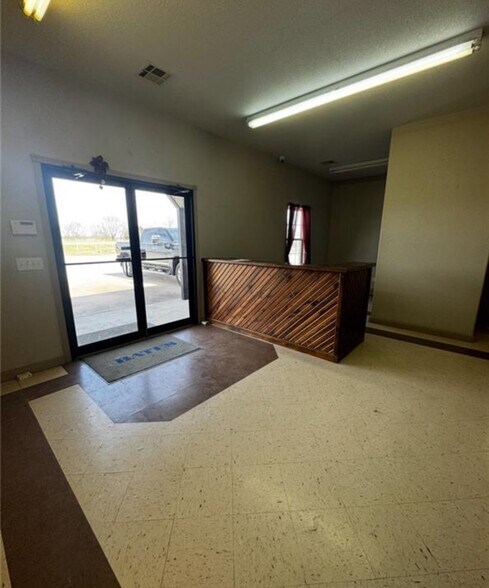 More Photos Of 21203 US Highway 412, Colcord Industrial For Lease