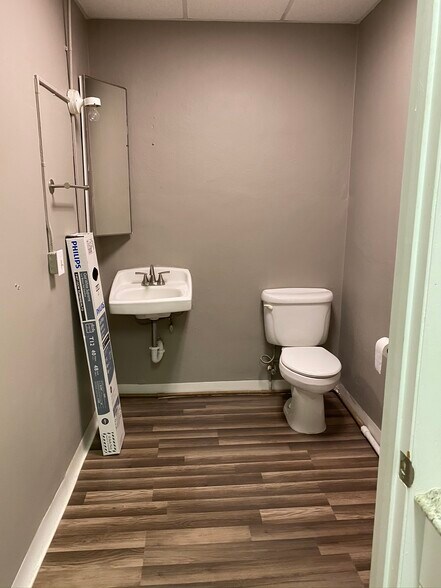 More Photos Of 38 SE Ocean Blvd, Stuart Storefront Retail Office For Lease