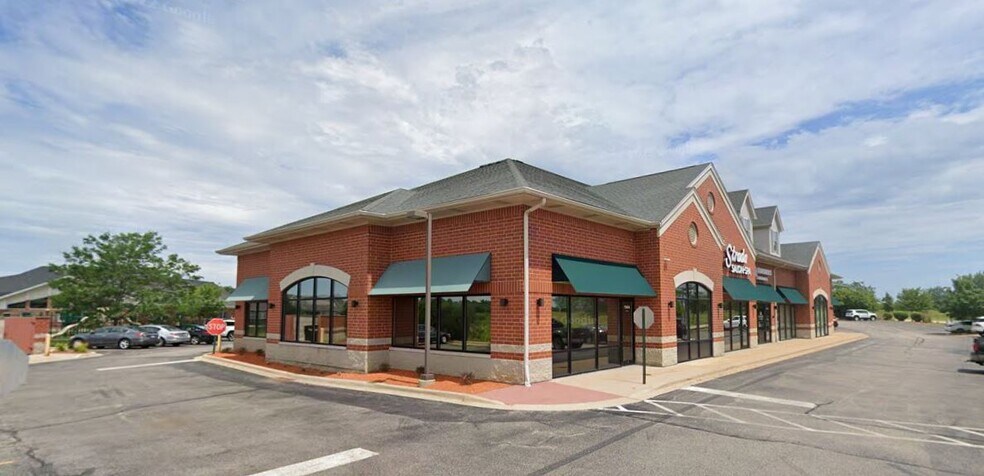 More Photos Of 1540 Carlemont Dr, Crystal Lake Freestanding For Sale