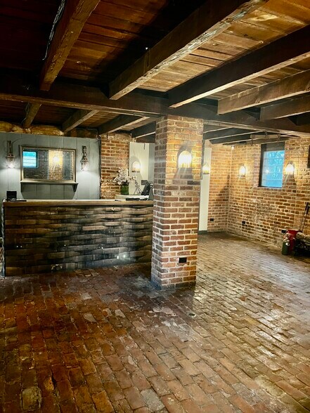 More Photos Of 613-615 Jefferson St, Natchez Restaurant For Sale