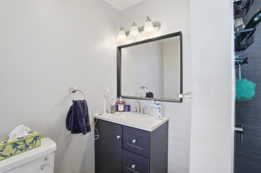 More Photos Of 2406 Auburn Ave, Cincinnati Office Residential For Sale