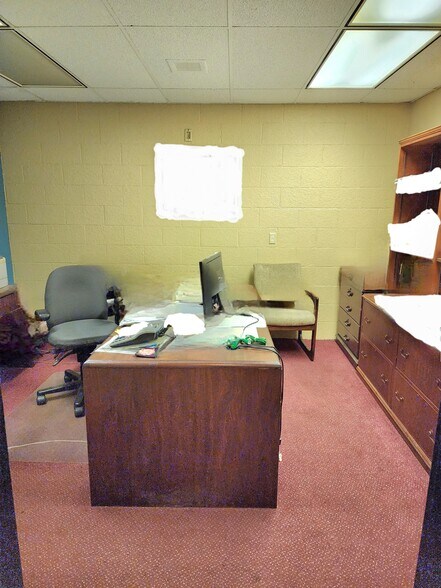 More Photos Of 1189 Breedlove St, Memphis Office For Sale