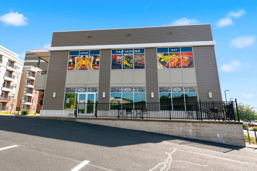 More Photos Of 453 Oakland St, Morgantown Office For Lease