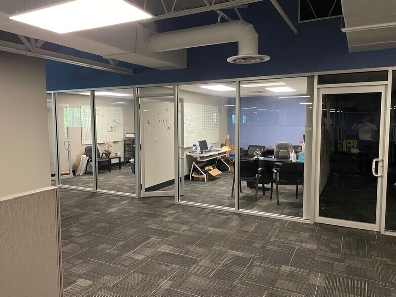 More Photos Of 511 N John Rodes Blvd, Melbourne Office For Lease