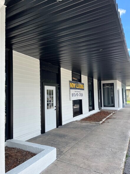 More Photos Of 19002 SW 1st St, Lutz Freestanding For Lease