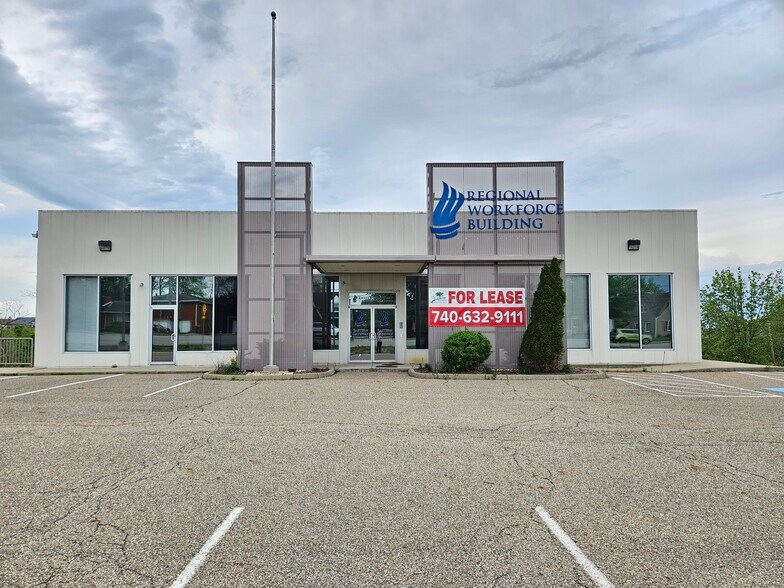 Primary Photo Of 4525 Sunset Blvd, Steubenville Storefront Retail Office For Lease