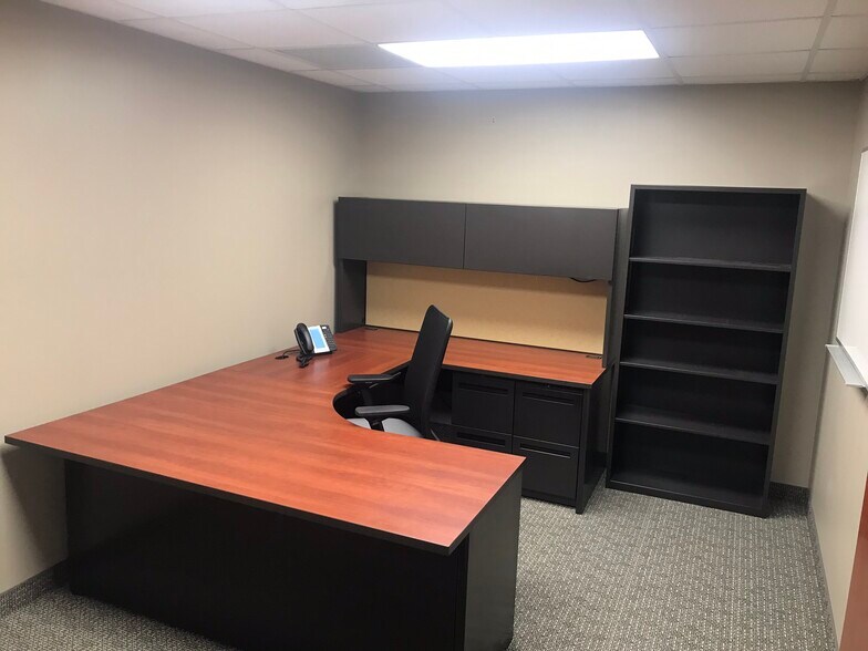 More Photos Of 121 Saint Andrews Ct, Mankato Medical For Lease