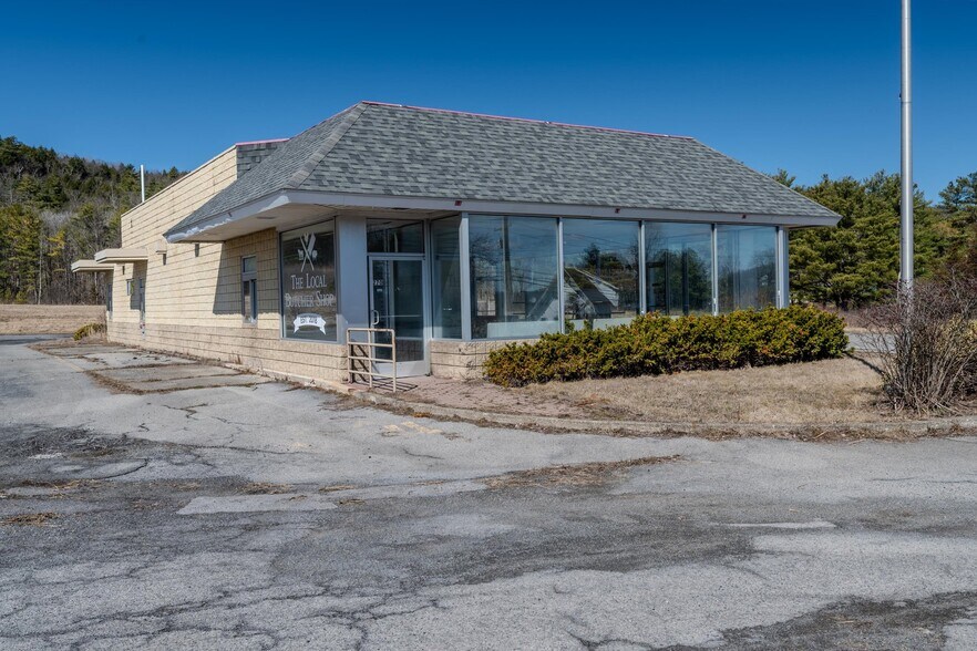 Primary Photo Of 270 Broadway, Whitehall Freestanding For Sale