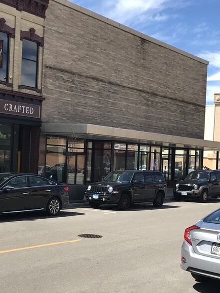 More Photos Of 5700 6th Ave, Kenosha Storefront Retail Office For Lease