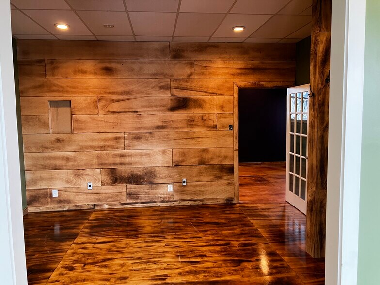 More Photos Of 3147 Delaware Ave, Kenmore Freestanding For Lease