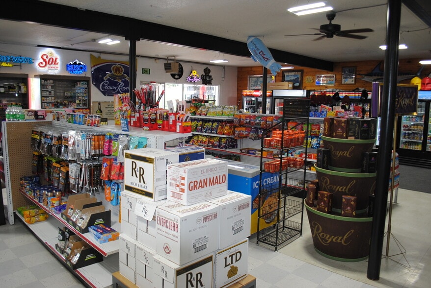 More Photos Of 810 HWY 93, Jackpot Convenience Store For Sale