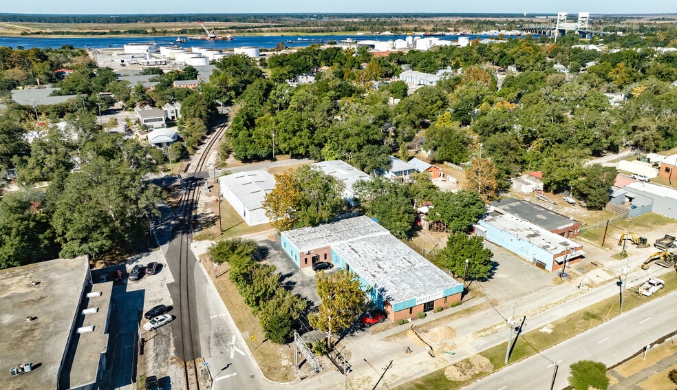 More Photos Of 1316 S 5th Ave, Wilmington Service For Sale