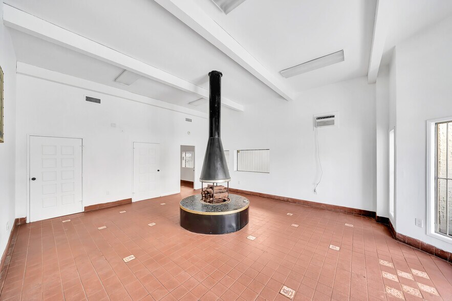 More Photos Of 1500 W Pacific Coast Hwy, Long Beach Carwash For Sale