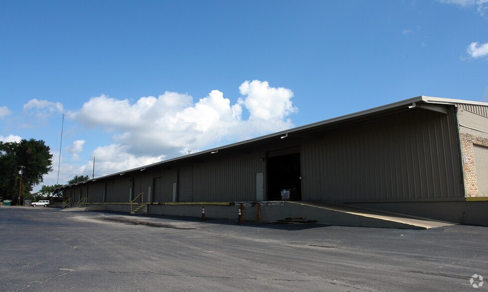 More Photos Of 11-37 NE 16th St, Ocala Warehouse For Lease