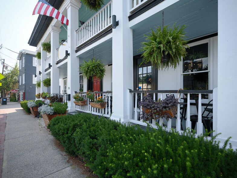 More Photos Of 31 Race St, Frenchtown Hotel For Sale