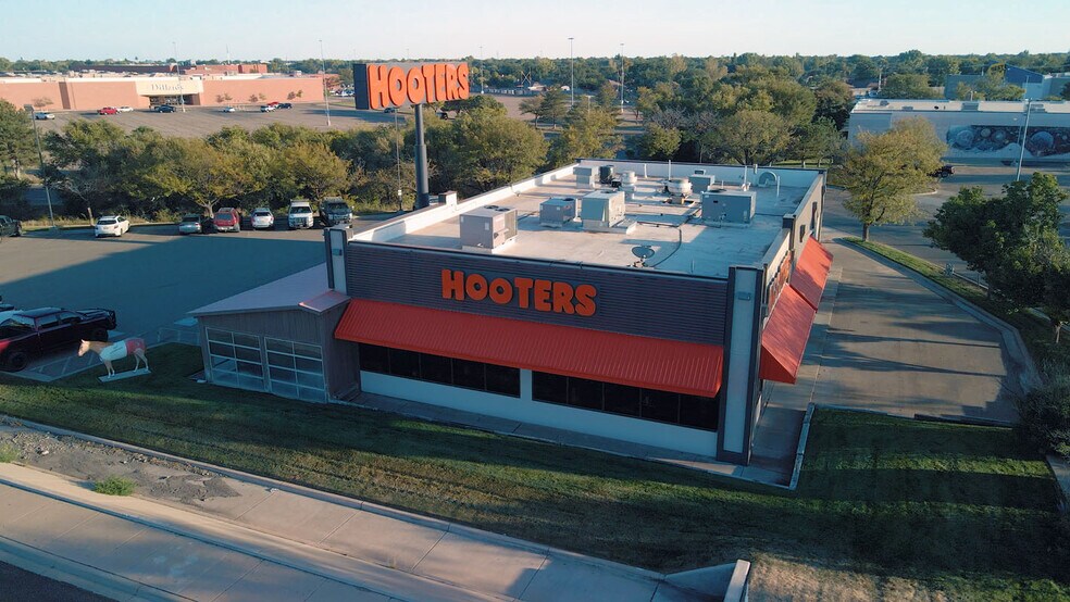 More Photos Of 8101 W I-40, Amarillo Restaurant For Lease