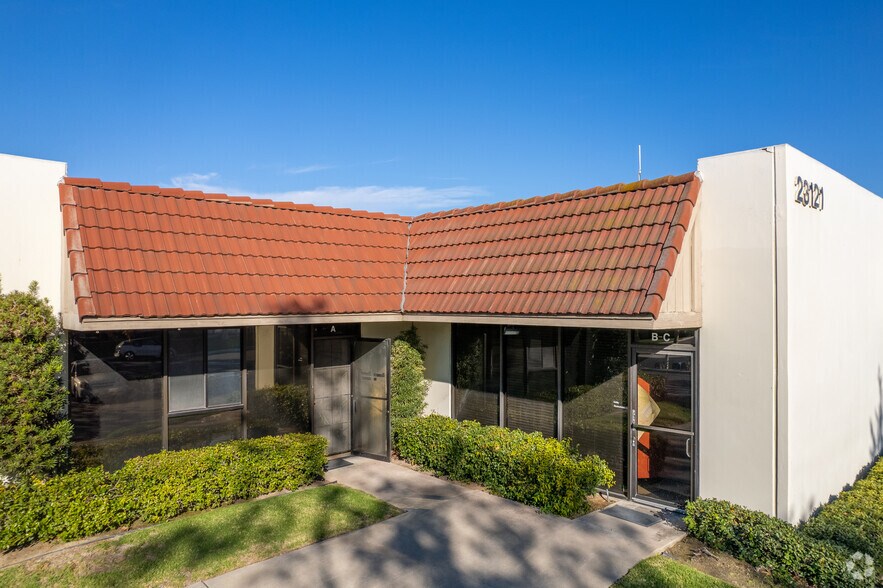 More Photos Of 23121 La Cadena Dr, Laguna Hills Light Manufacturing For Lease